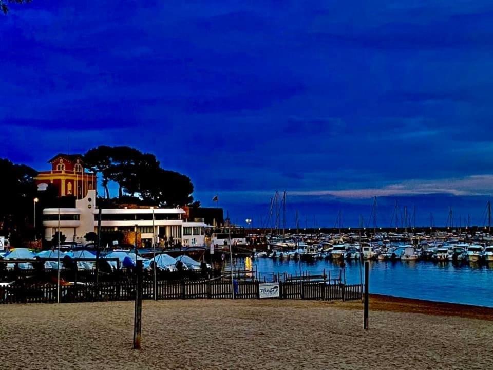 דירות סאן פליו דה גיסולס 1Ra Linea Platja De Sant Feliu מראה חיצוני תמונה